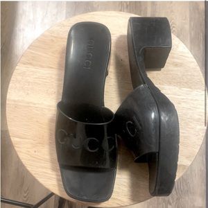 GUCCI WOMEN'S RUBBER SLIDE SANDAL